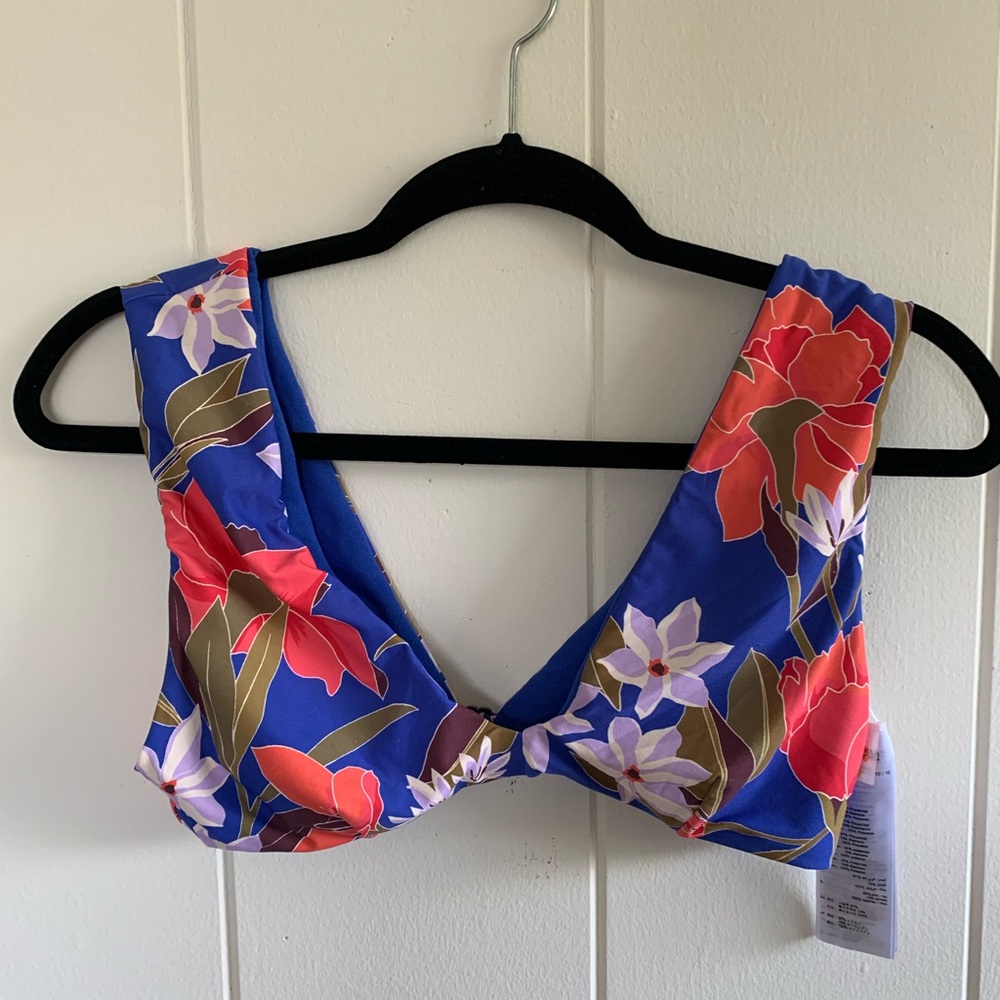 Billabong floral bikini top